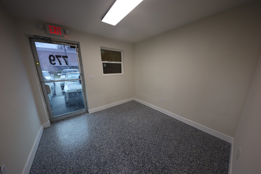 More Photos Of 670-698 W 84th St, Hialeah Unknown For Lease