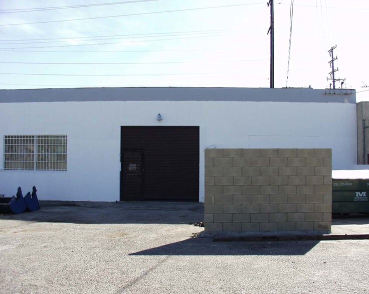 More Photos Of 2401 S Atlantic Ave, Commerce Showroom For Lease