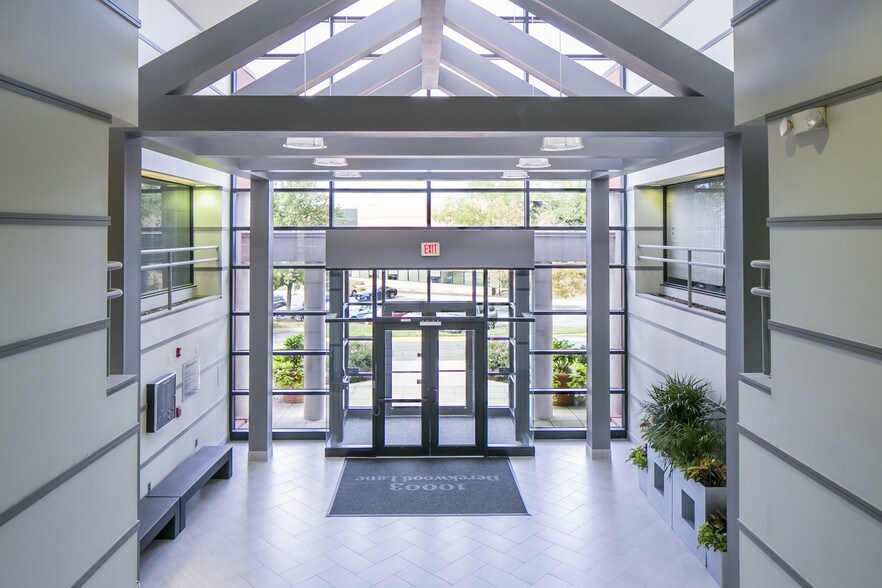 More Photos Of 10003 Derekwood Ln, Lanham Office For Lease