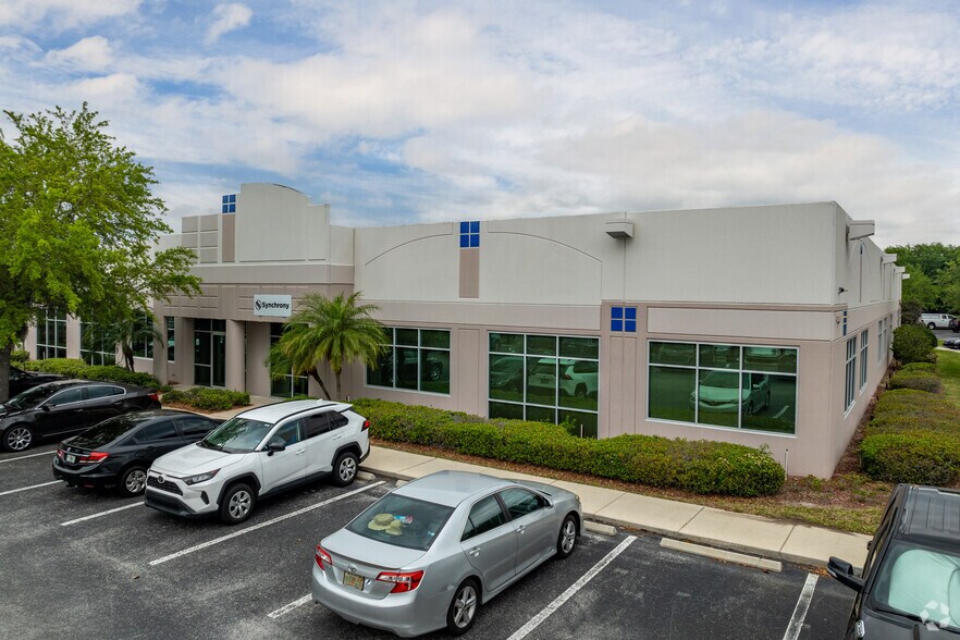 More Photos Of 4015-4037 Crescent Park Dr, Riverview Flex For Lease