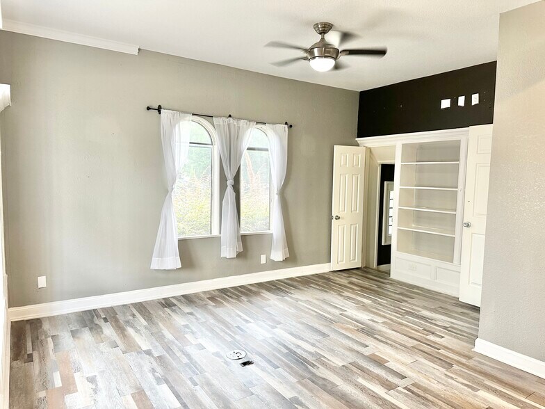 More Photos Of 2424 Southmore Blvd, Houston Medical For Lease