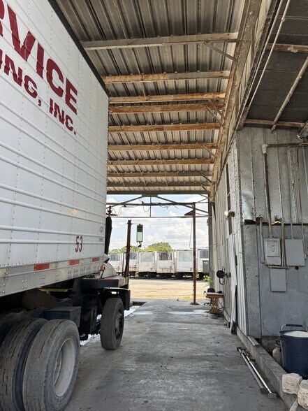 More Photos Of 14439 County Rd 44 Rd, Grand Island Distribution For Lease