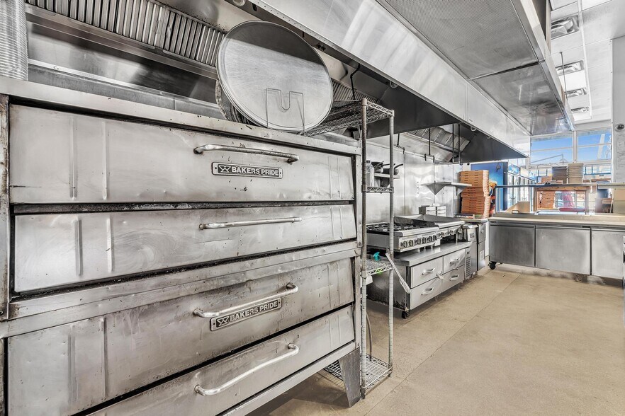 More Photos Of 2770 SW 27th Ave, Miami Freestanding For Lease