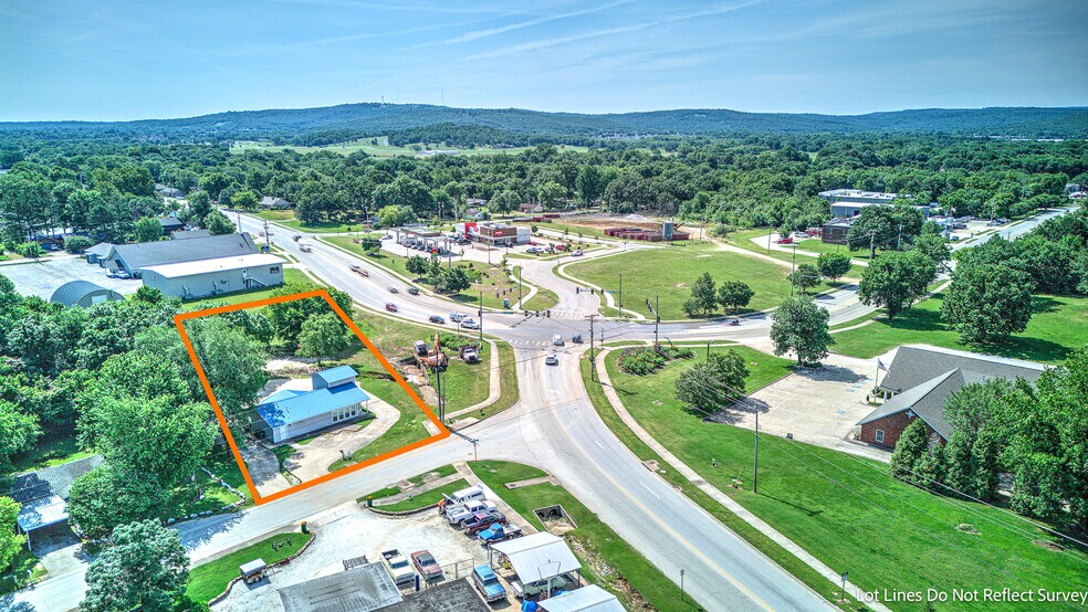 More Photos Of 778 S Happy Hollow Rd, Fayetteville Freestanding For Sale