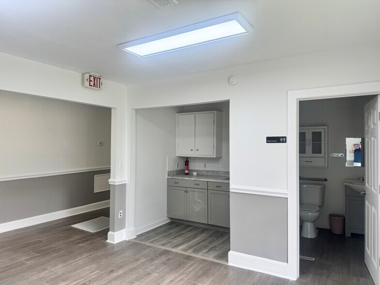 More Photos Of 510 Laurens Rd, Greenville Office Residential For Lease