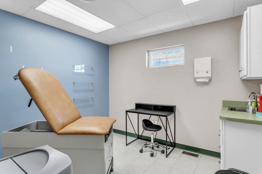 More Photos Of 800 College Hwy, Southwick Medical For Sale