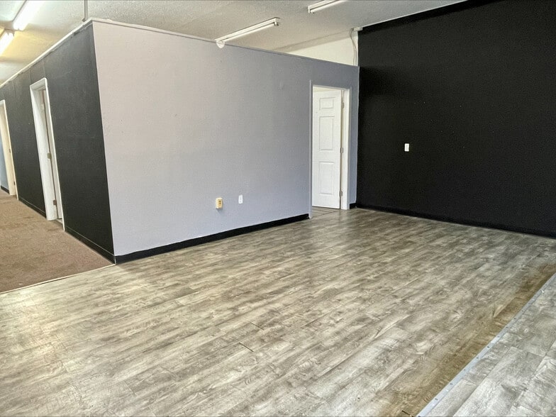 More Photos Of 1749-1751 S Main St, Akron Storefront Retail Residential For Lease