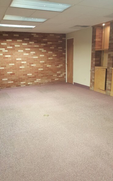 More Photos Of 190 Parish Dr, Wayne Office For Lease