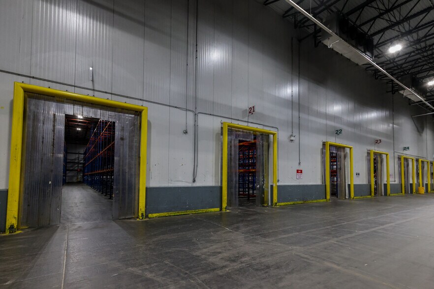 More Photos Of 54 Joseph St, Newark Warehouse For Lease