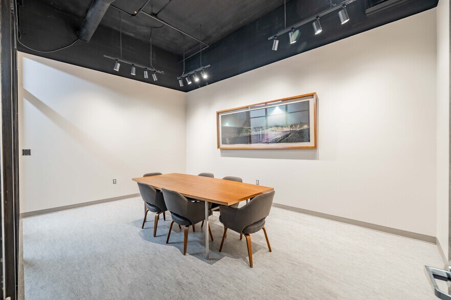 More Photos Of 1111 Bellevue St, Detroit Research And Development For Lease