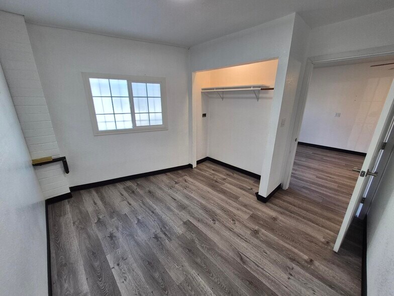 More Photos Of 3615 Ocean View Blvd, San Diego Storefront For Sale