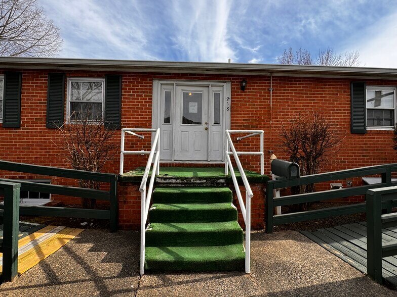 More Photos Of 218 Ridge St, Charlottesville Specialty For Sale