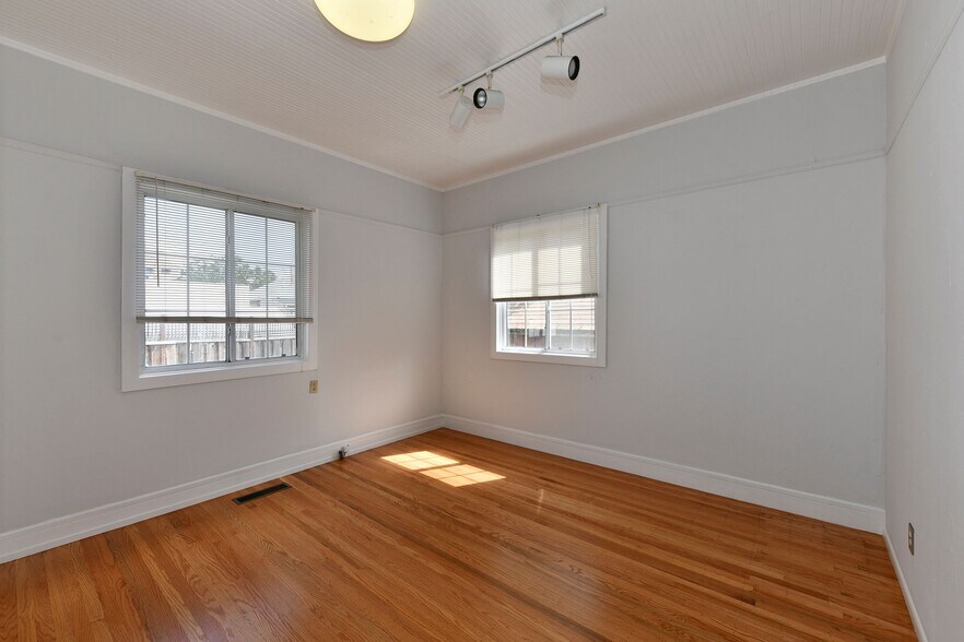 More Photos Of 1200 Jefferson St, Napa Office For Sale