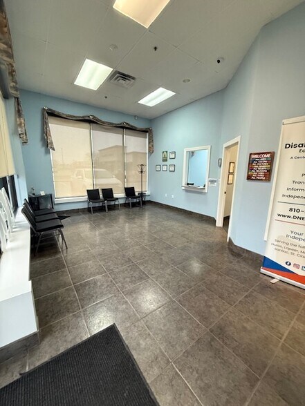 More Photos Of 4351-4355 24th Ave, Fort Gratiot Freestanding For Lease