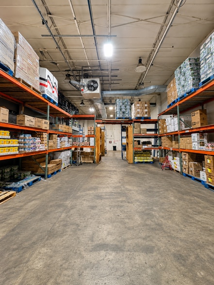 More Photos Of 73-77 Somerset Ave, Hicksville Warehouse For Lease