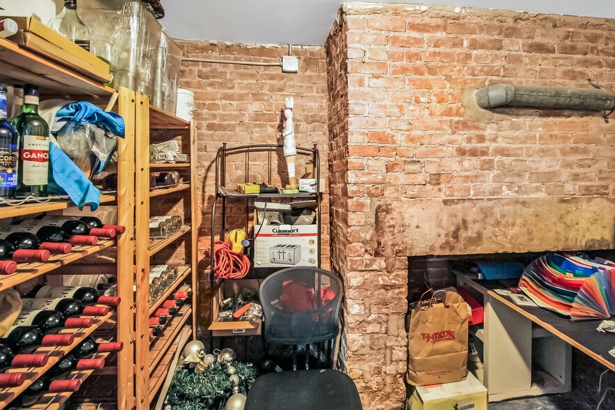 More Photos Of 550 Court St, Brooklyn Restaurant For Lease
