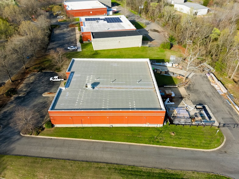More Photos Of 9325 Forsyth Park Dr, Charlotte Warehouse For Sale