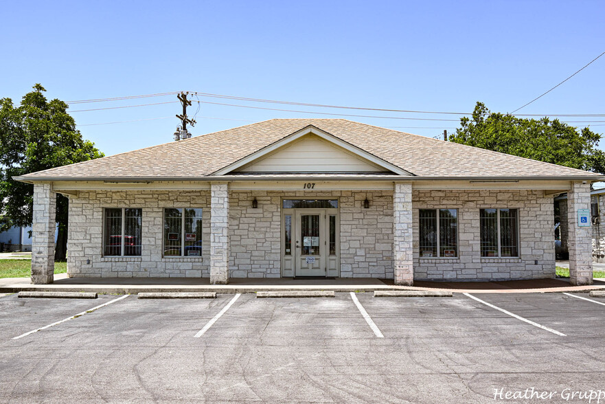 Primary Photo Of 107 N Highway 183, Leander Office For Lease