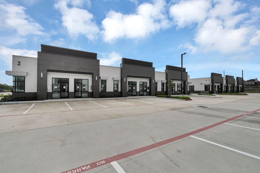 More Photos Of 12280 Broadway St, Pearland Office For Sale