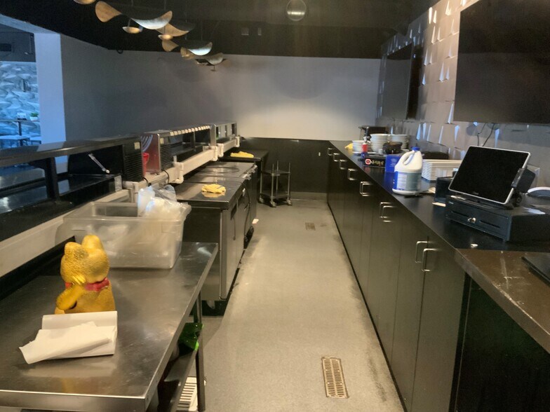 More Photos Of 5538 N 7th St, Phoenix Restaurant For Lease