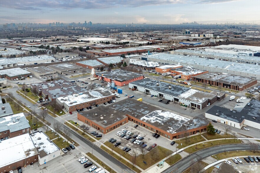 More Photos Of 691-729 Petrolia Rd, Toronto Warehouse For Lease