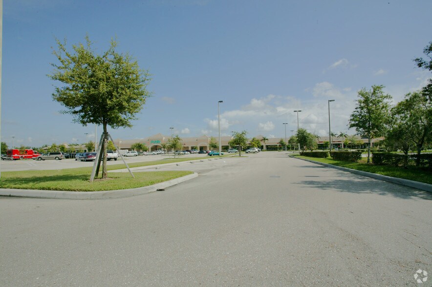 More Photos Of 8989 Okeechobee Blvd, West Palm Beach General Retail For Lease