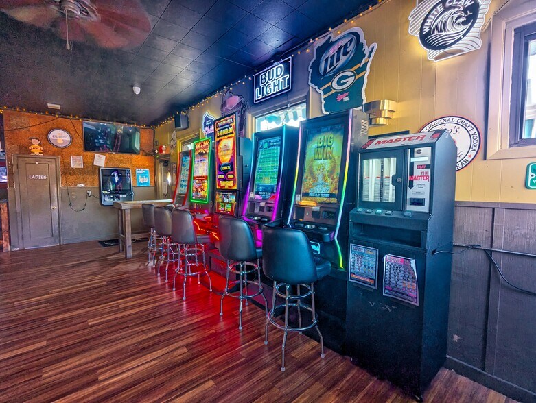 More Photos Of 1828 Iowa Ave, Superior Storefront Retail Residential For Sale