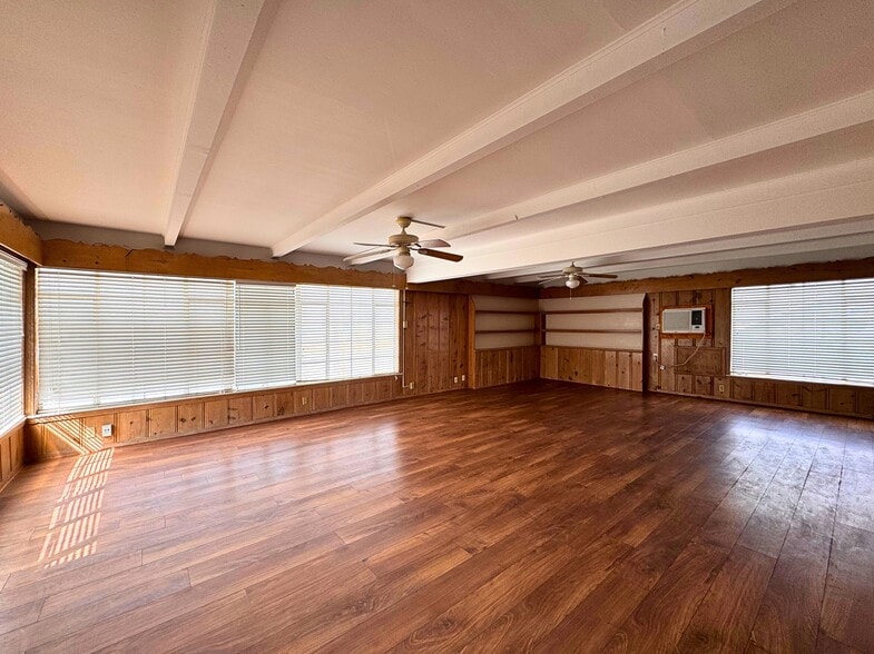 More Photos Of 1278 Bandera Rd, San Antonio General Retail For Sale