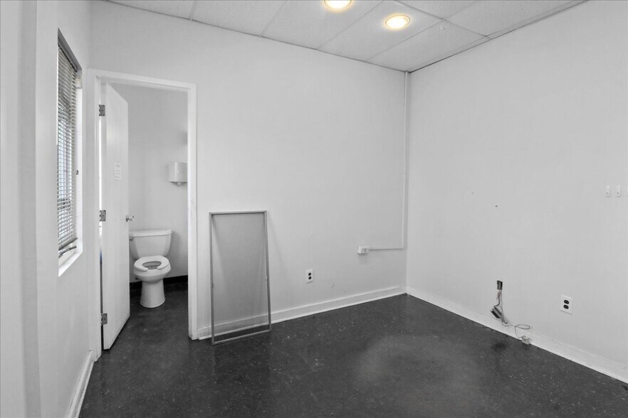 More Photos Of 148 Beverly Rancocas Dr, Willingboro Warehouse For Lease