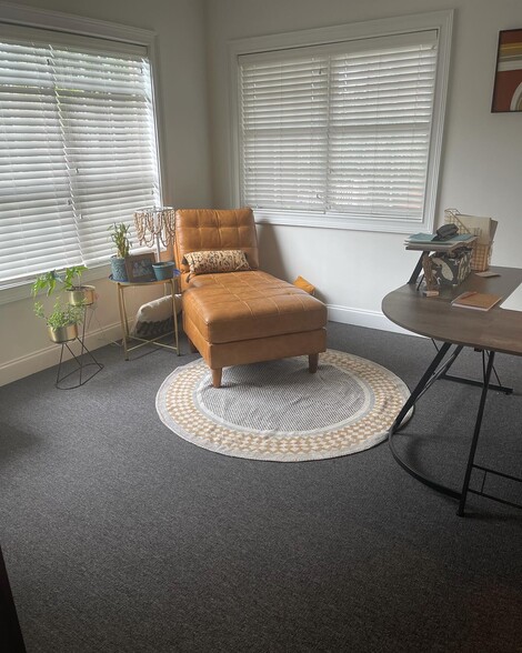 More Photos Of 401-413 Creekstone Rdg, Woodstock Office Residential For Sale