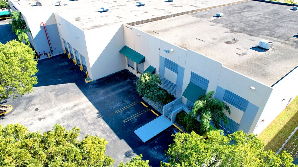 More Photos Of 2980 NW 108th Ave, Miami Warehouse For Lease