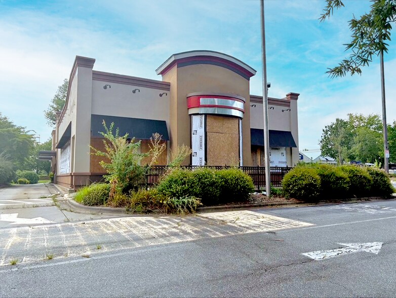 Primary Photo Of 3350 E Franklin Blvd, Gastonia Fast Food For Sale