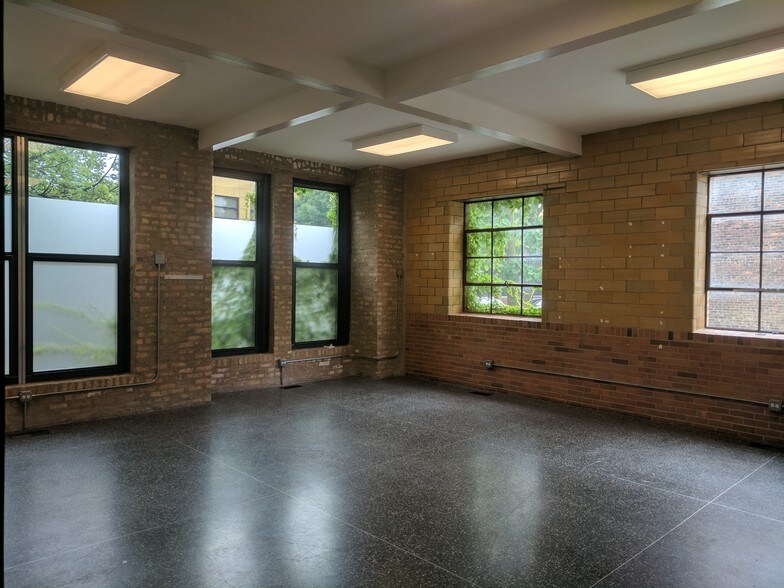 More Photos Of 1659 W Hubbard St, Chicago Loft Creative Space For Lease