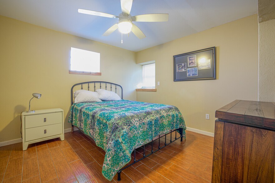 More Photos Of 129 E Esperanza St, South Padre Island Apartments For Sale