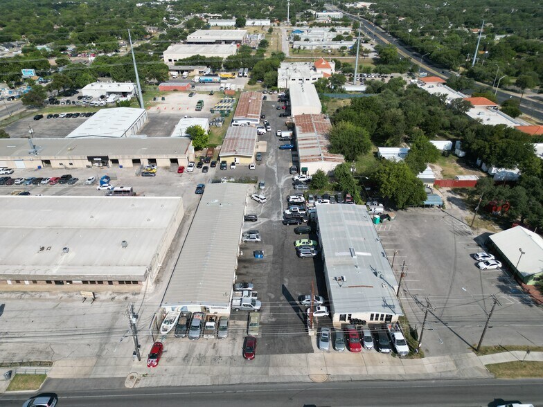 More Photos Of 11116 N Lamar Blvd, Austin Service For Sale