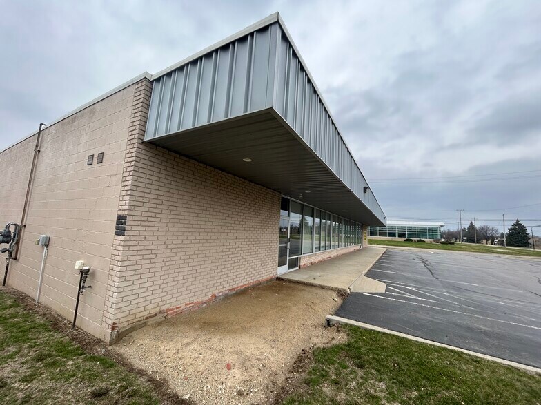 More Photos Of 826 N Martin Luther King Jr Dr, Jackson Freestanding For Sale