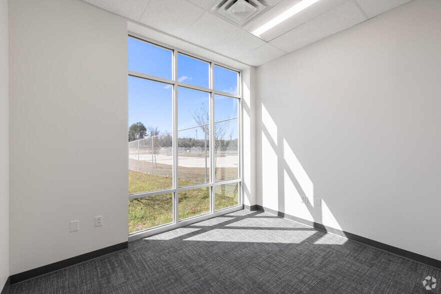 More Photos Of 1100 Logistics Pky, Rincon Unknown For Lease