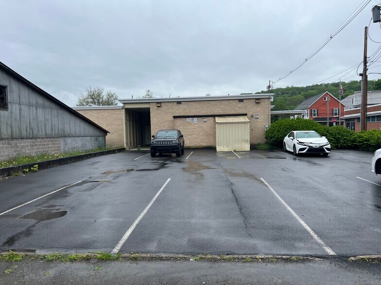 More Photos Of 272 Main Street, Nicholson Office For Sale