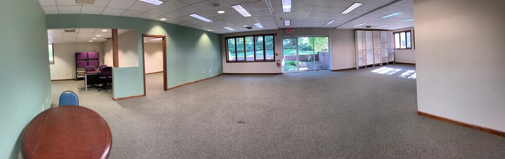 More Photos Of 88 Hopmeadow St, Weatogue Medical For Lease