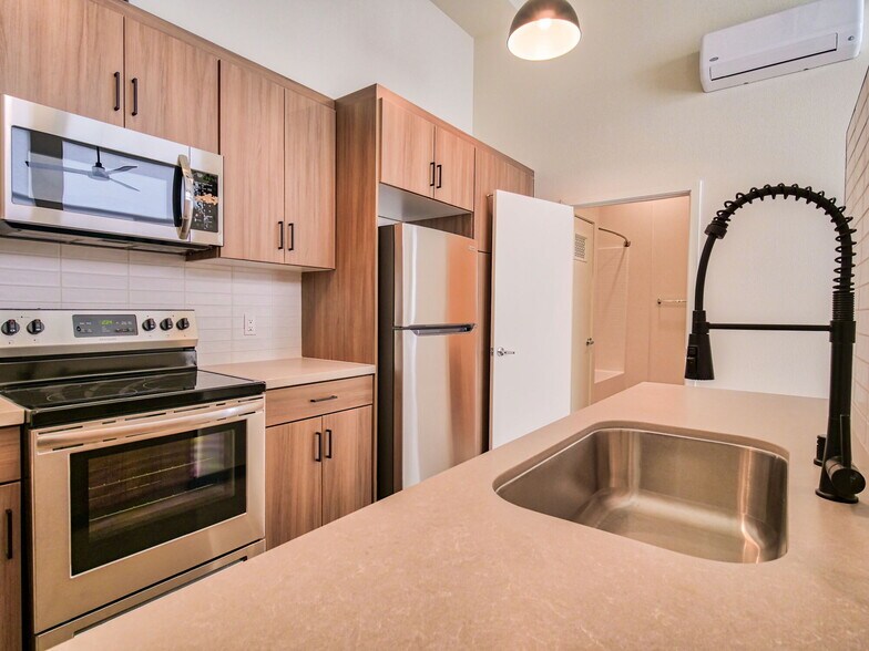 More Photos Of 611 Highland Ave, National City Apartments For Lease