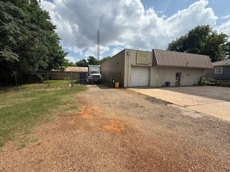 Primary Photo Of 503 E Oakwood St, Tyler Distribution For Sale