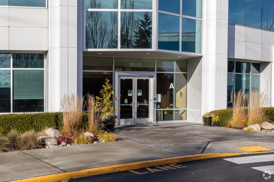 More Photos Of 18200 NE Union Hill Rd, Redmond Office For Lease