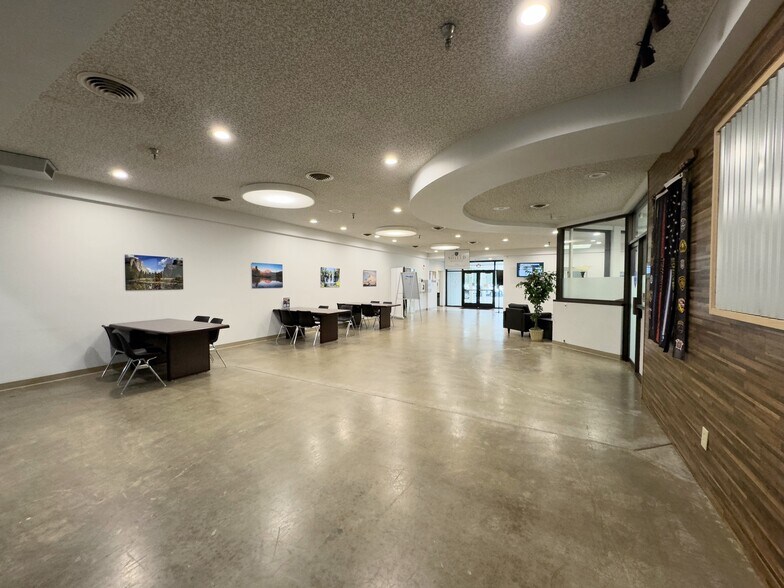 More Photos Of 4300-4356 Caterpillar Rd, Redding Manufacturing For Sale