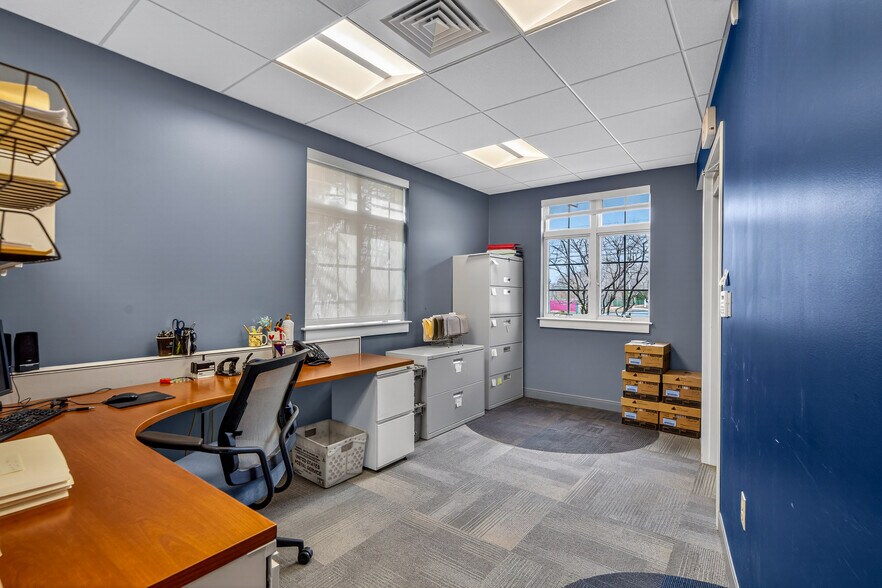 More Photos Of 60-62 Hyde Ave, Vernon Storefront Retail Office For Sale