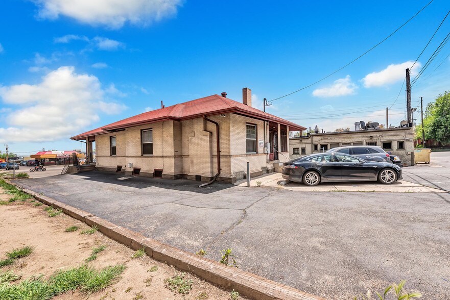 More Photos Of 4407 Federal Blvd, Denver Freestanding For Sale