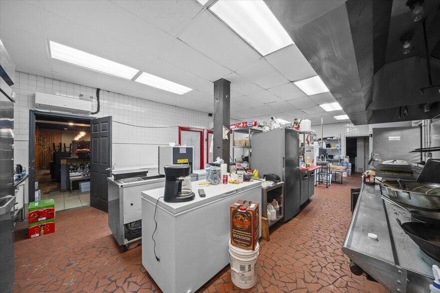 More Photos Of 111 Middleton Way, Greer Restaurant For Sale