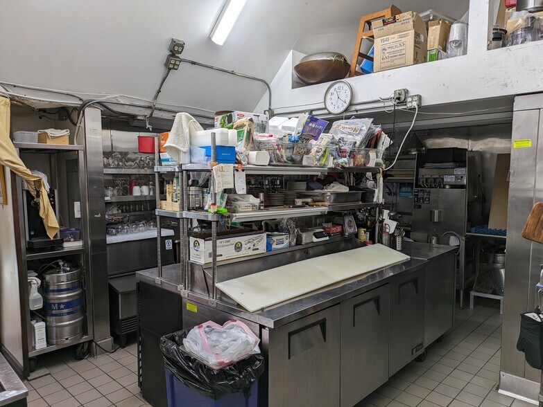 More Photos Of 521 N La Cienega Blvd, Los Angeles Restaurant For Lease