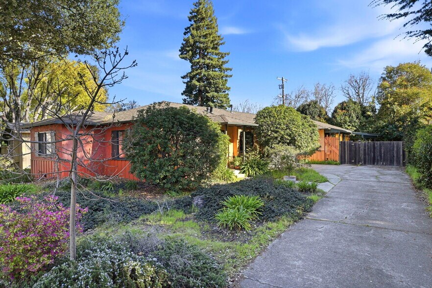 More Photos Of 339 Waverley St, Menlo Park Multifamily For Sale