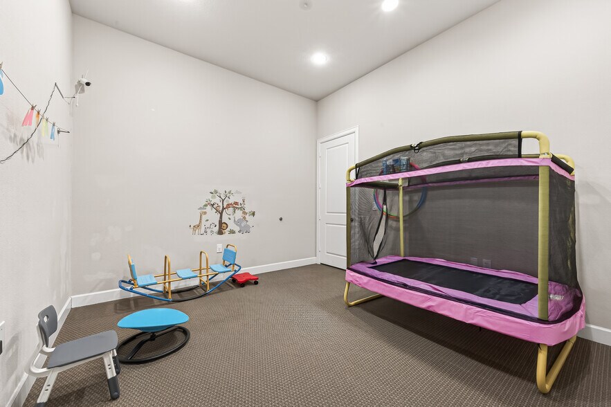 More Photos Of 5757 Flewellen Oaks Ln, Fulshear Office For Lease