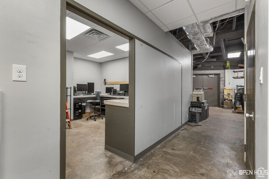 More Photos Of 915 9th St, Wichita Falls Office For Sale